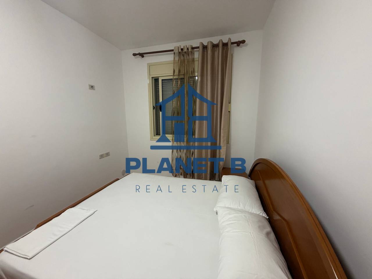 Jepet me Qera Apartamenti 1+1 ne Lungomare,Vlore