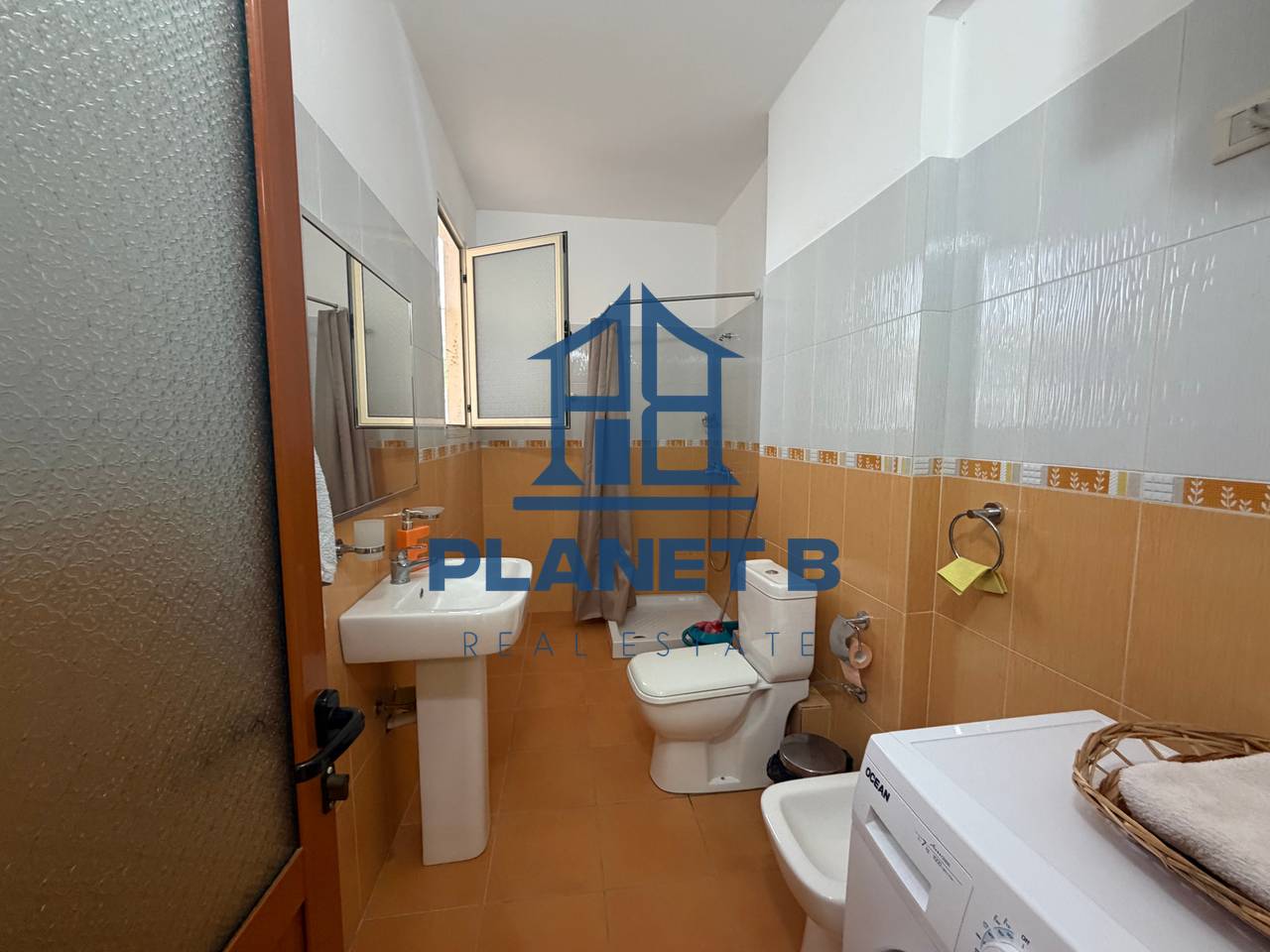 Jepet me Qera Apartamenti 1+1 ne Lungomare,Vlore
