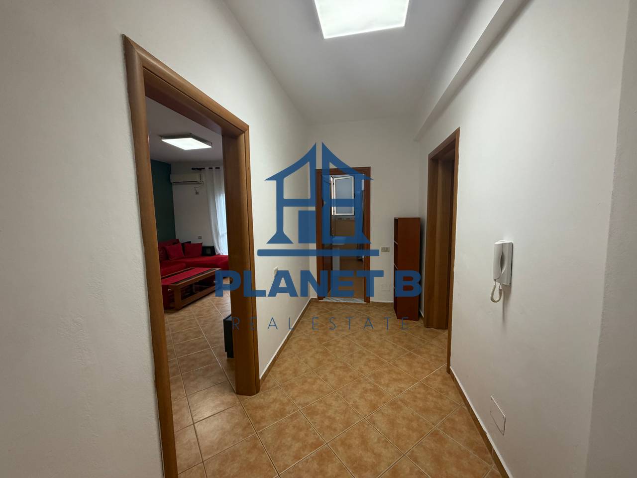 Jepet me Qera Apartamenti 1+1 ne Lungomare,Vlore