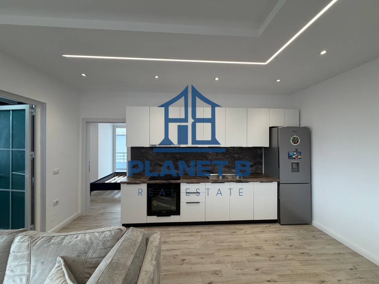 Shitet Apartament 1+1  – Pranë Stadiumit, Vlorë