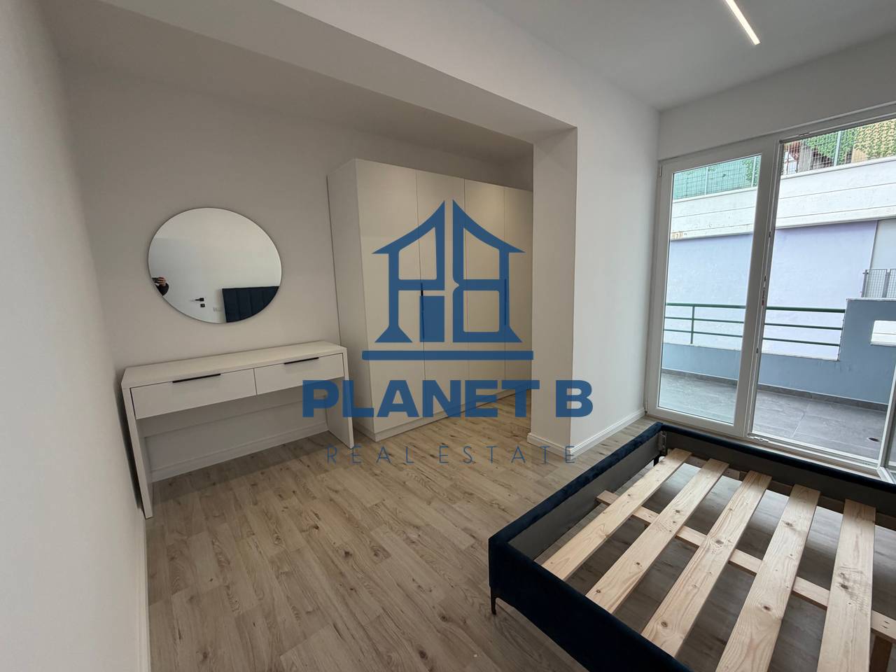 Shitet Apartament 1+1  – Pranë Stadiumit, Vlorë
