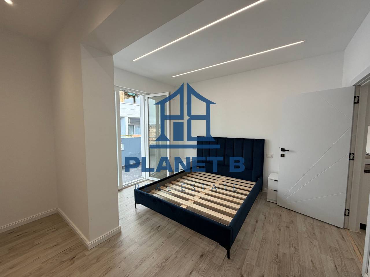Shitet Apartament 1+1  – Pranë Stadiumit, Vlorë