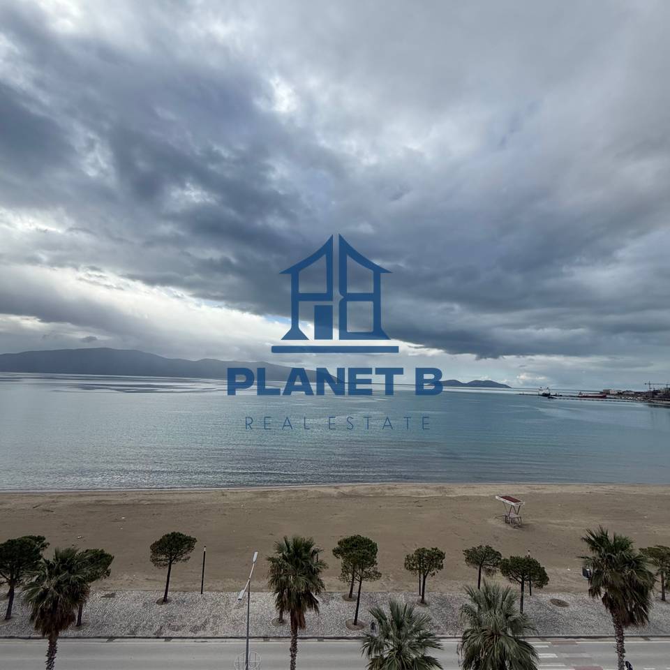 Appartamento di lusso 1+1 con grande terrazza e vista mare completa – Lungomare, Vlore