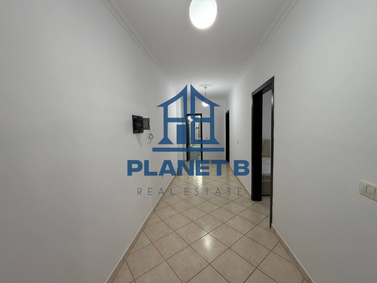 Apartament 2+1 me Qera ne Lungomare,Vlore