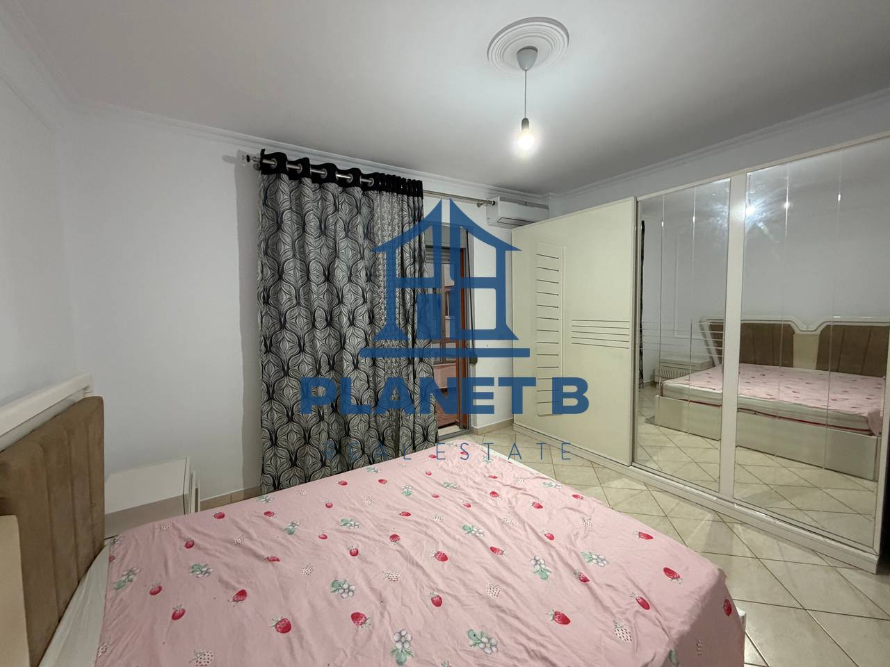 Apartament 2+1 me Qera ne Lungomare,Vlore