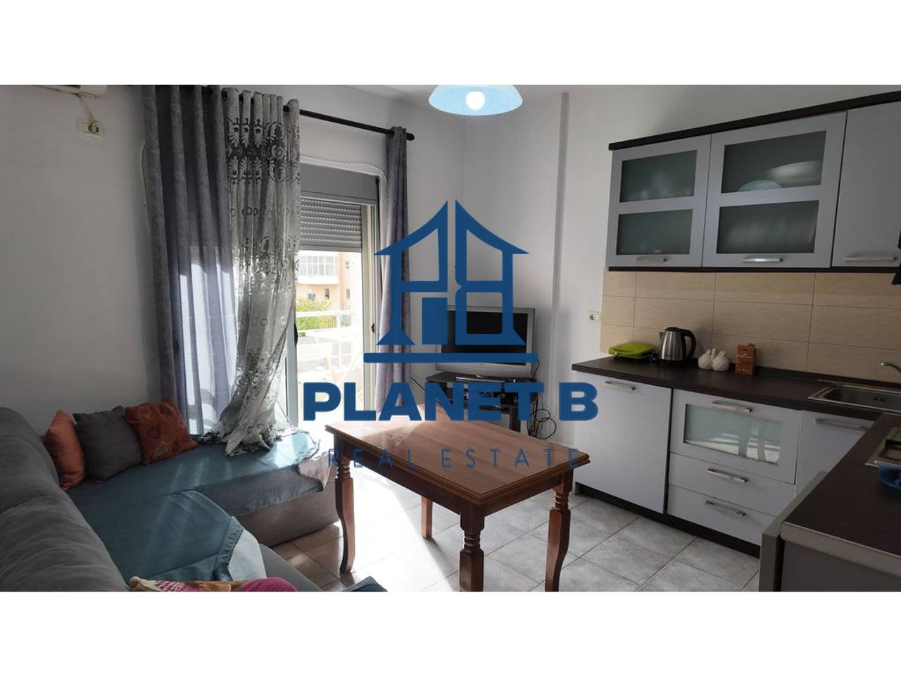Apartament 1+1 Me Qira në Lungomare, Vlorë - | 54 m²