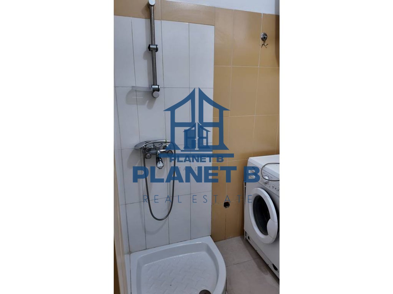 Apartament 1+1 Me Qira në Lungomare, Vlorë - | 54 m²
