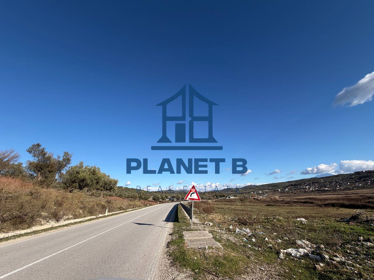 SHITET TOKË “ARE” NË RRUGË KRYESORE – QISHBARDHË, VLORË