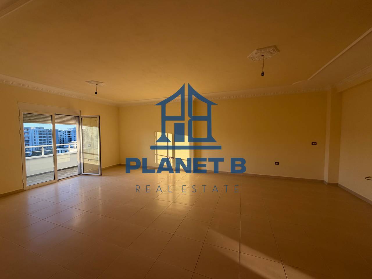 Shitet Apartament 1+1 në Lungomare,Vlorë