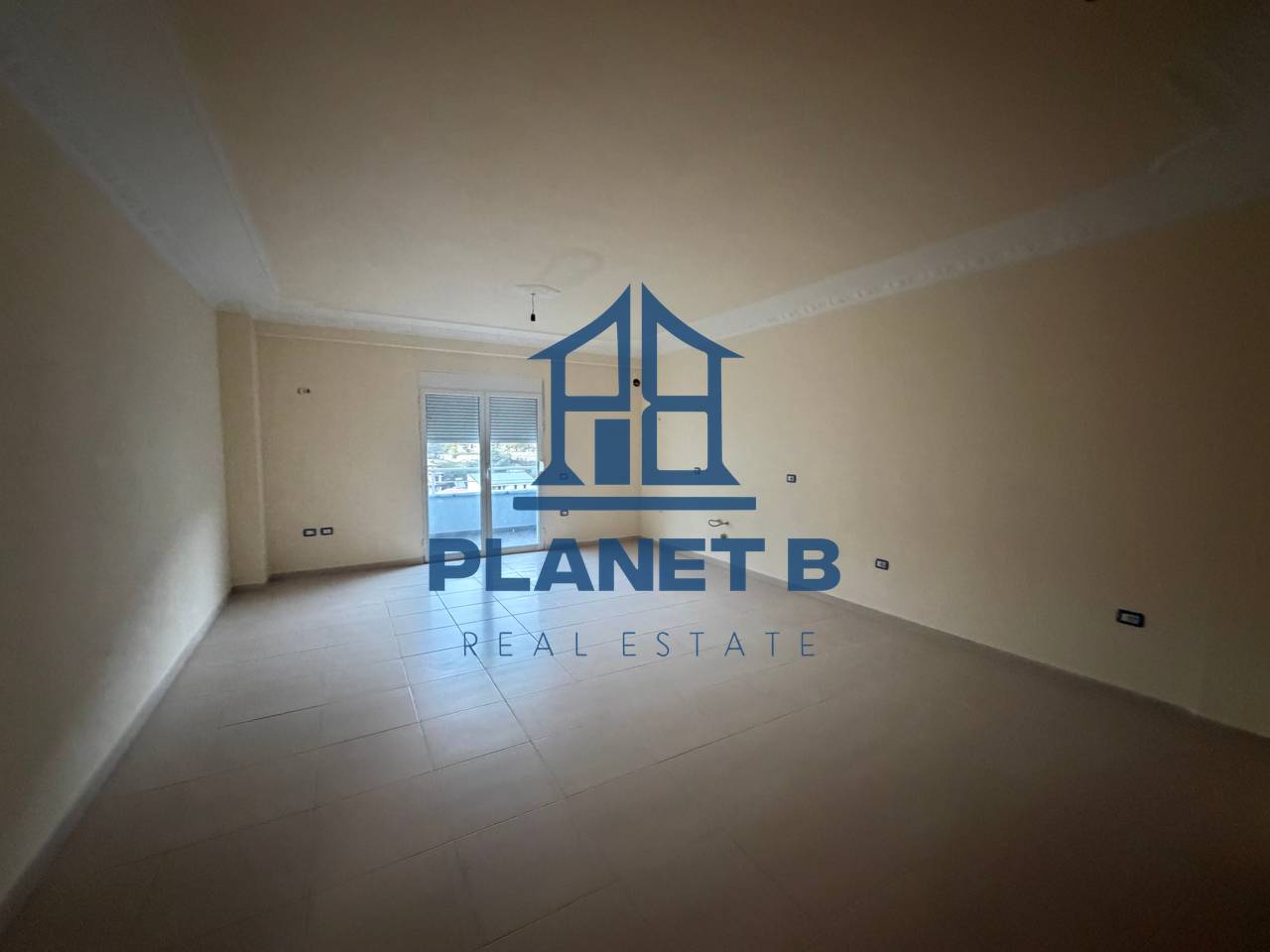 Apartament 2+1  në Shitje – Lungomare, Vlorë