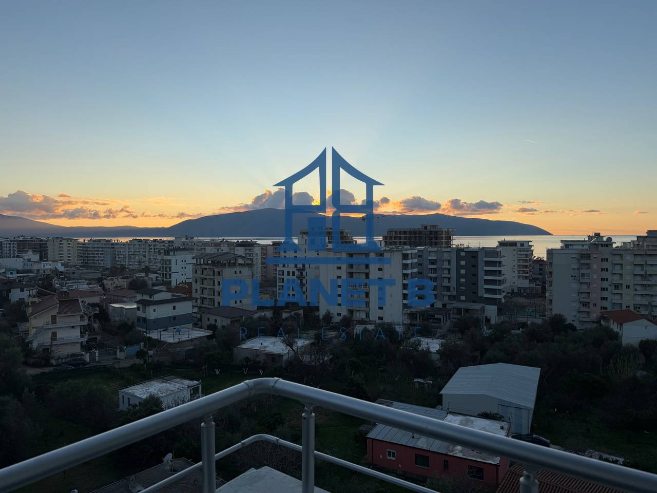 Apartament 2+1  në Shitje – Lungomare, Vlorë