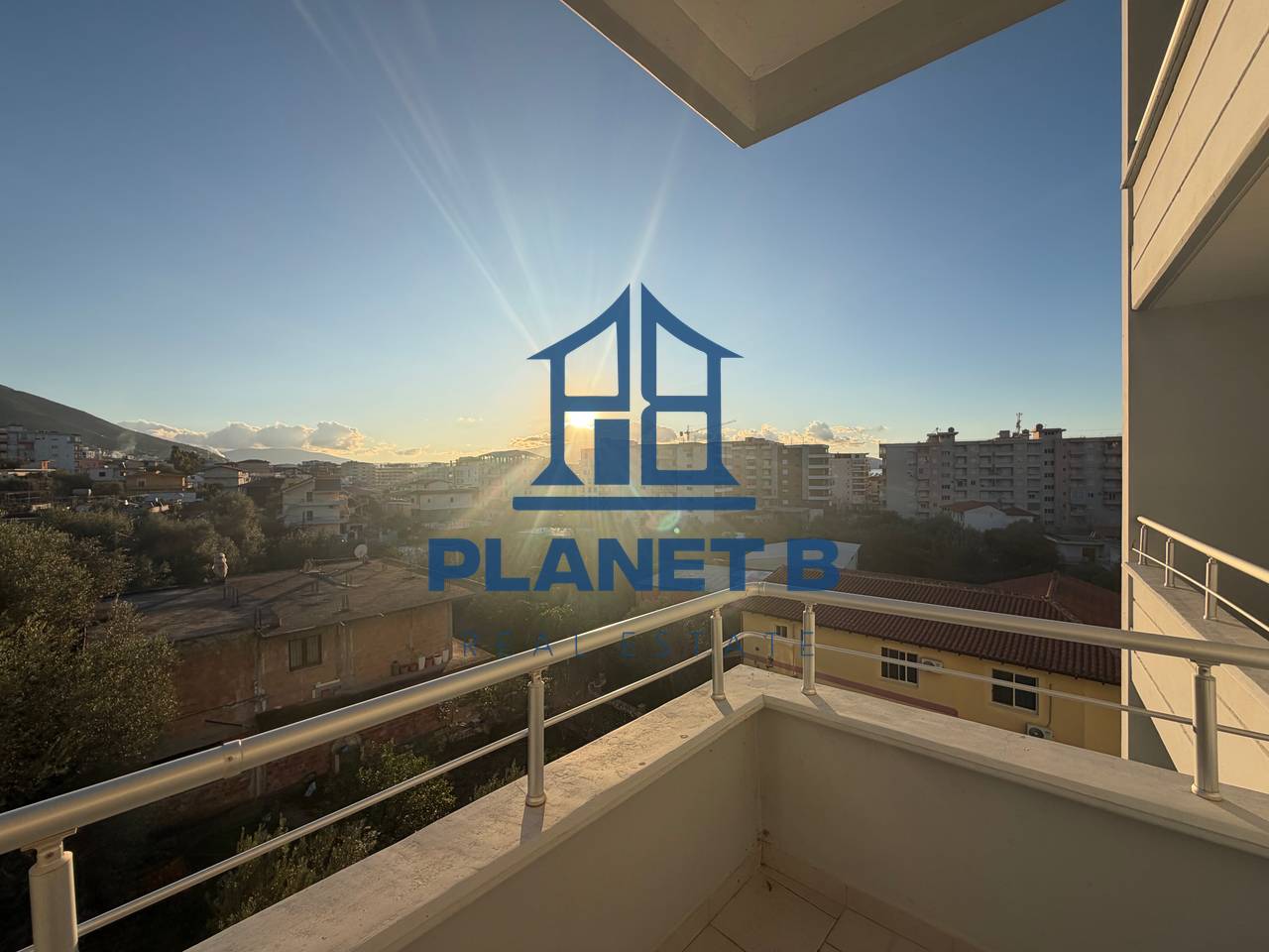 For sale 2+1+2 Bathrooms Apartment in Lungomare