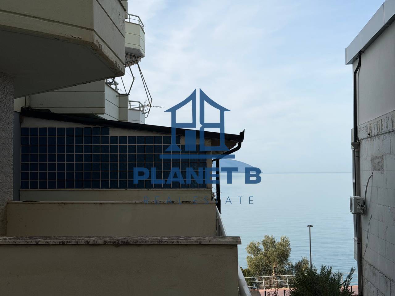 Shitet Garsionere+ Verande me Pamje deti tek Kalaja,Vlorë