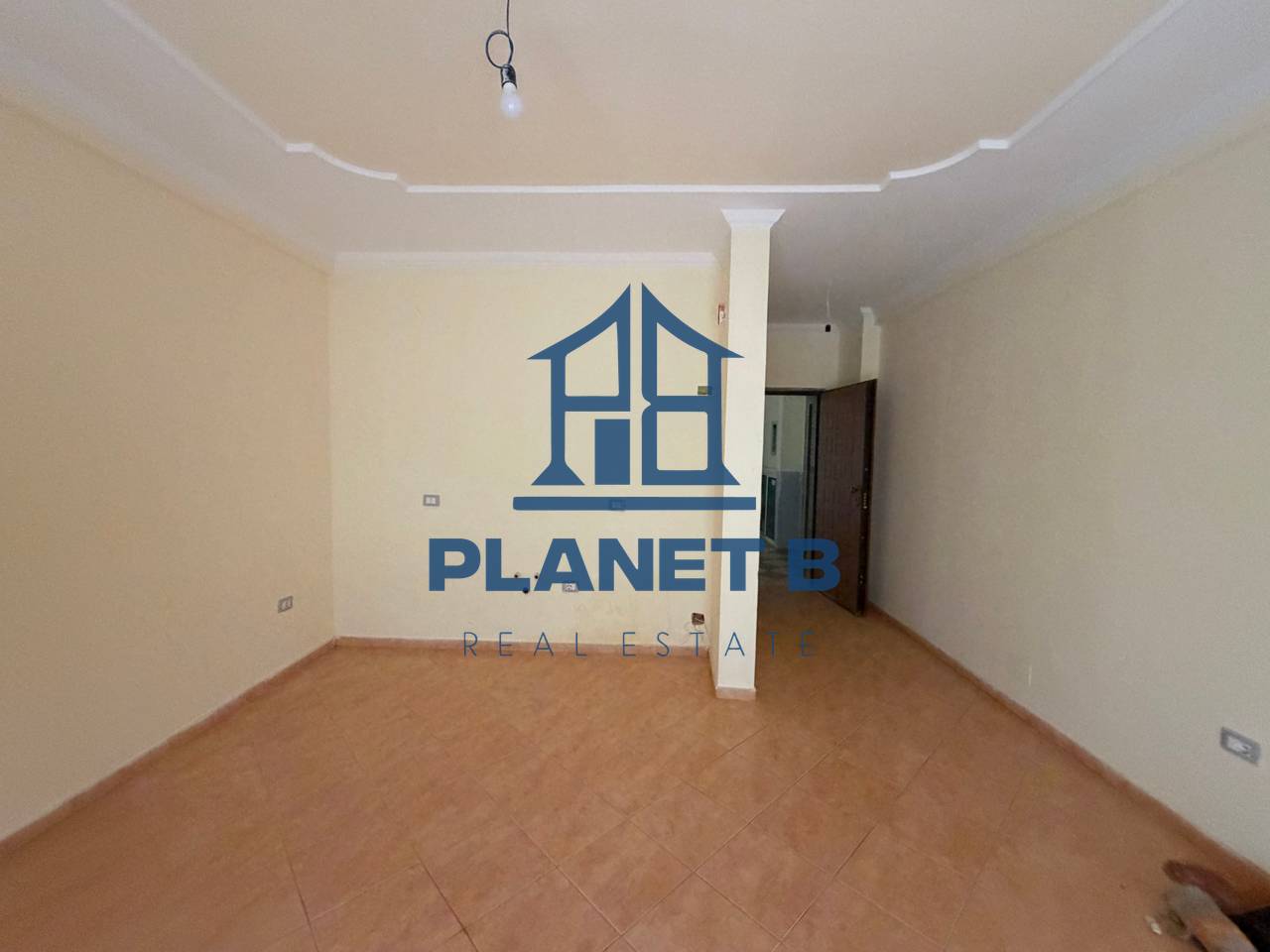 Shitet Garsionere+ Verande me Pamje deti tek Kalaja,Vlorë