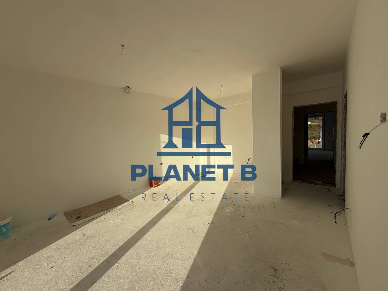 SHITET APARTAMENT 1+1 NË RADHIMË, VLORË.
