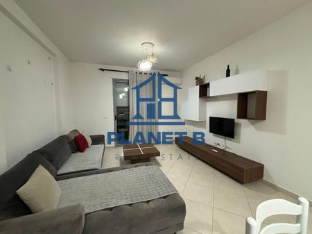 APARTAMENT 2+1+2 Tualete ME QERA TEK ISH- KOMBINATI,VLORË