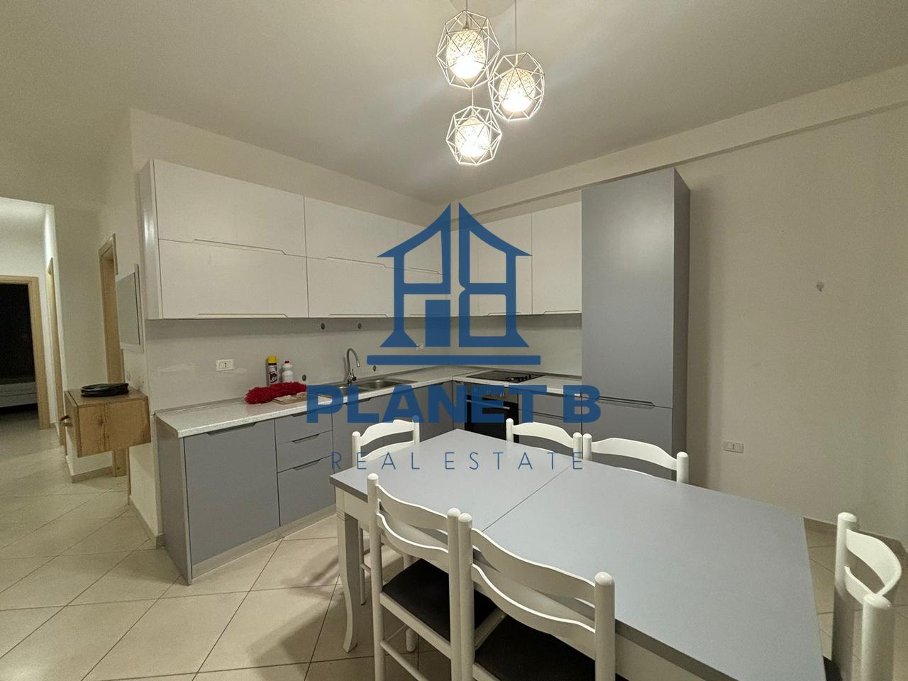 APARTAMENT 2+1+2 Tualete ME QERA TEK ISH- KOMBINATI,VLORË