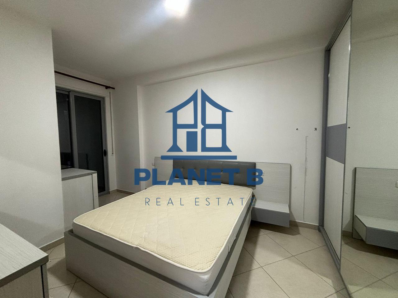APARTAMENT 2+1+2 Tualete ME QERA TEK ISH- KOMBINATI,VLORË