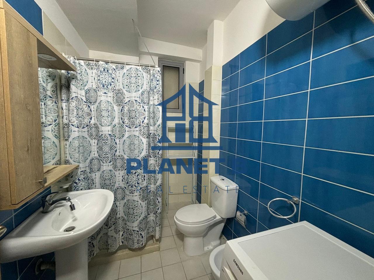 APARTAMENT 2+1+2 Tualete ME QERA TEK ISH- KOMBINATI,VLORË