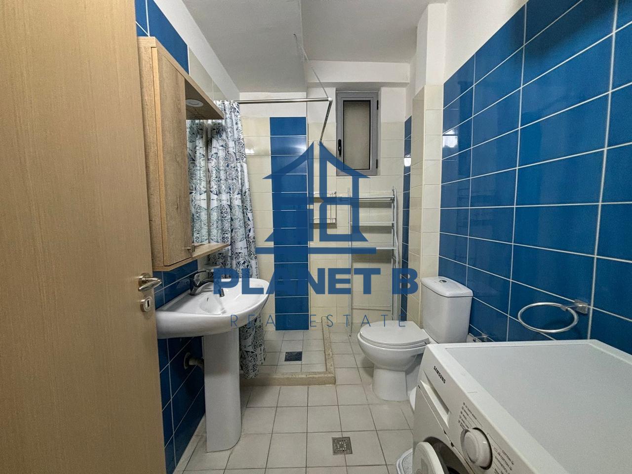 APARTAMENT 2+1+2 Tualete ME QERA TEK ISH- KOMBINATI,VLORË
