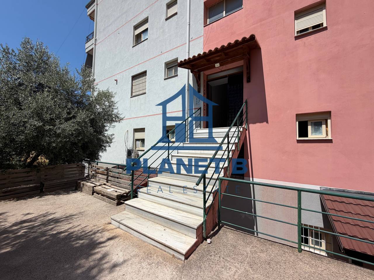 STUDIO IN VENDITA CON VISTA MARE A UJI I FTOHTE, VLORË
