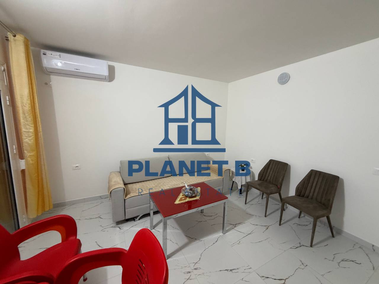 Appartamento in affitto al secondo piano di una villa a Plazh i Vjetër, Vlora.