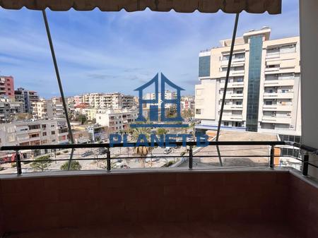 Shitet apartament 1+1 tek Ambulanca Vlore!