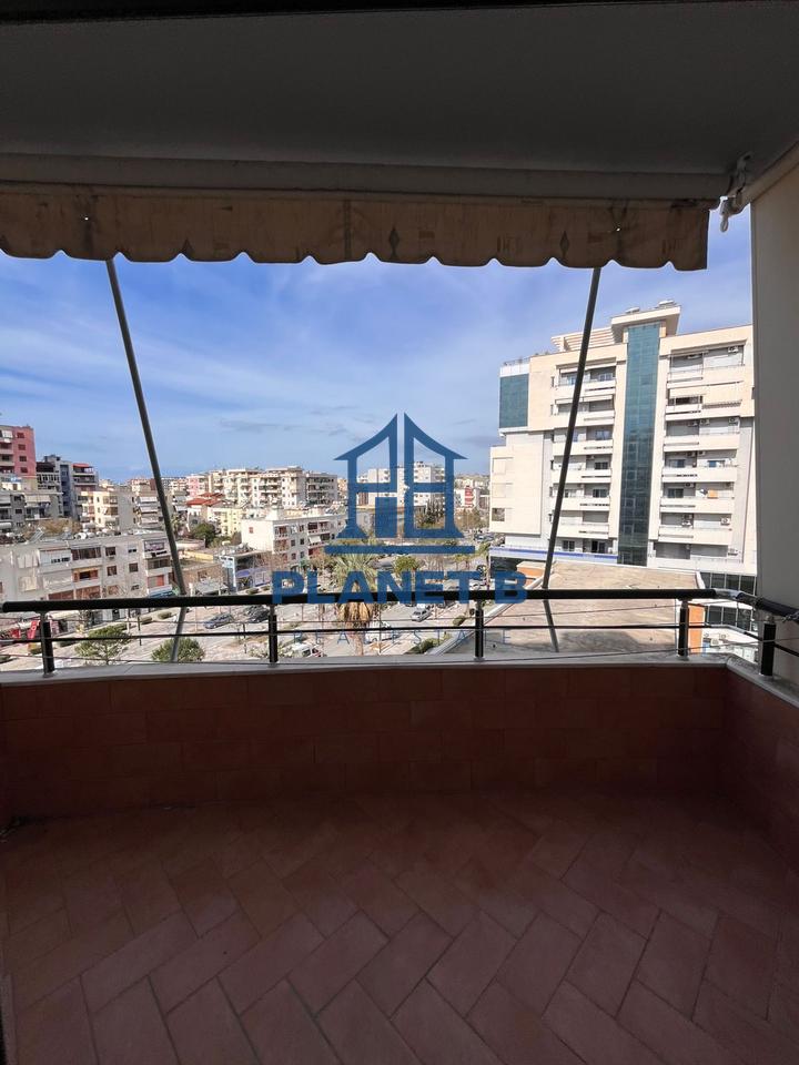 Shitet apartament 1+1 tek Ambulanca Vlore!