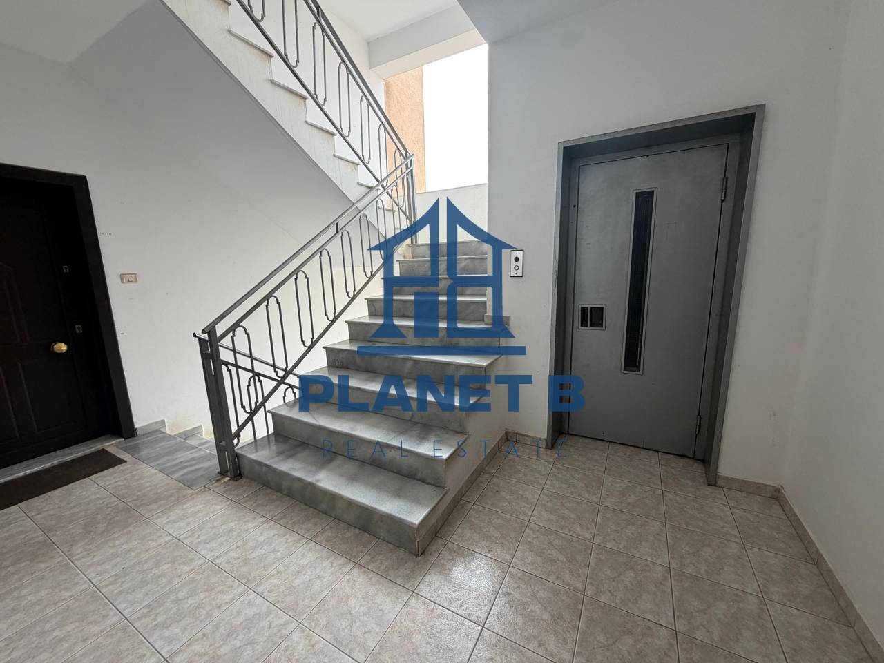 Apartament 2+1 - Vija e Parë në Shitje