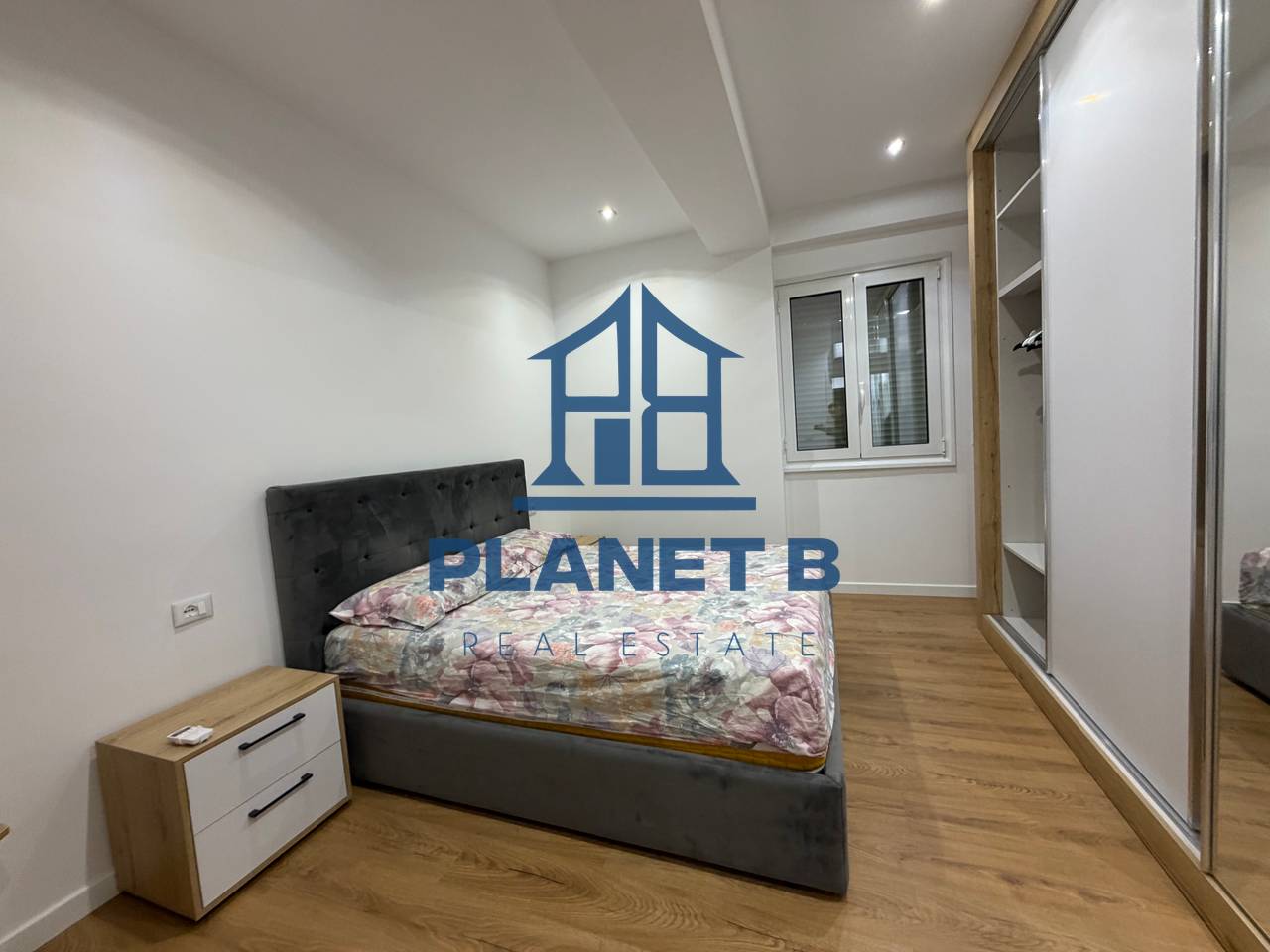 Jepet me qera Apartamenti 2+1+2 Tualete në Skelë,Vlorë