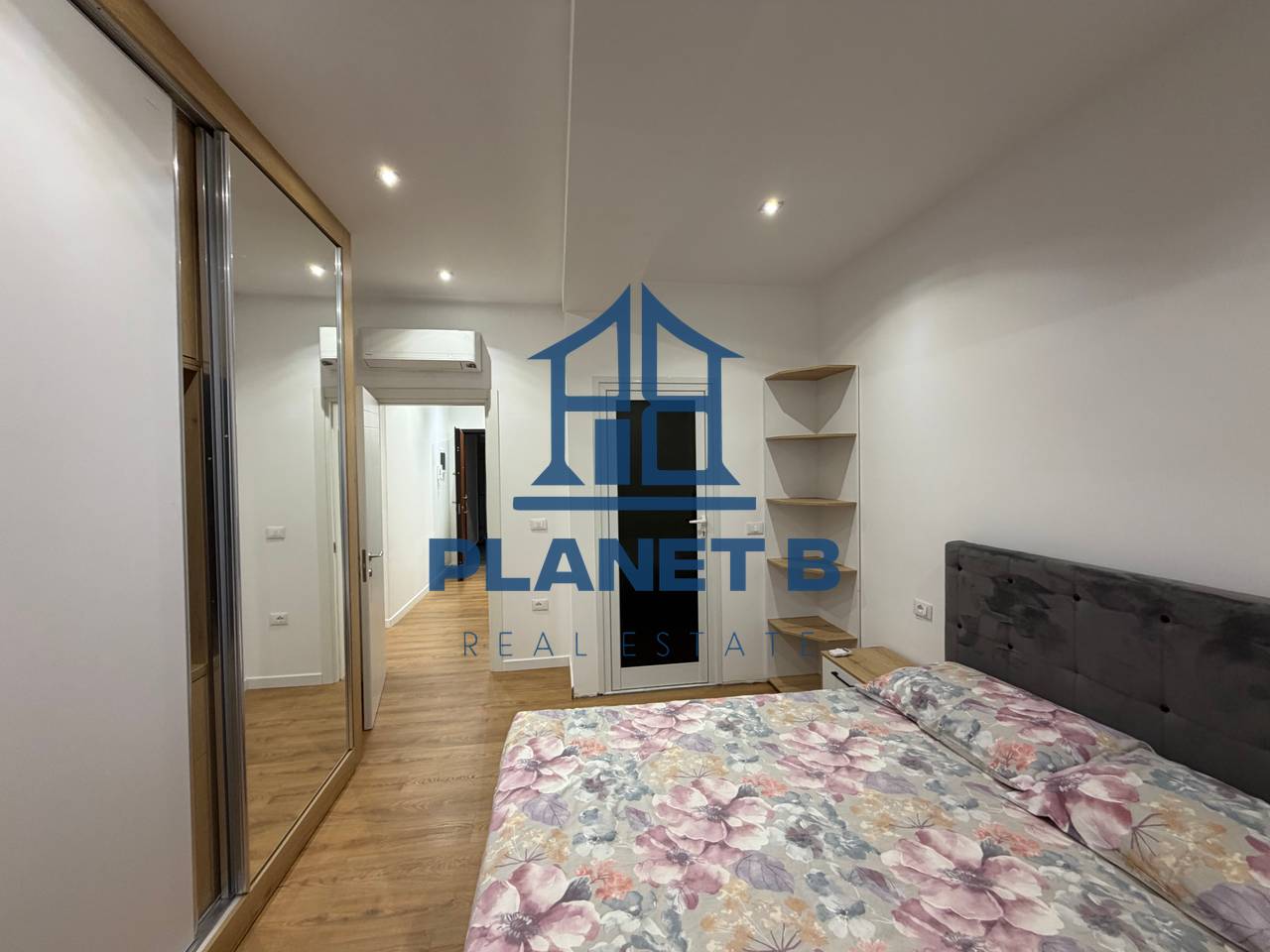 Jepet me qera Apartamenti 2+1+2 Tualete në Skelë,Vlorë