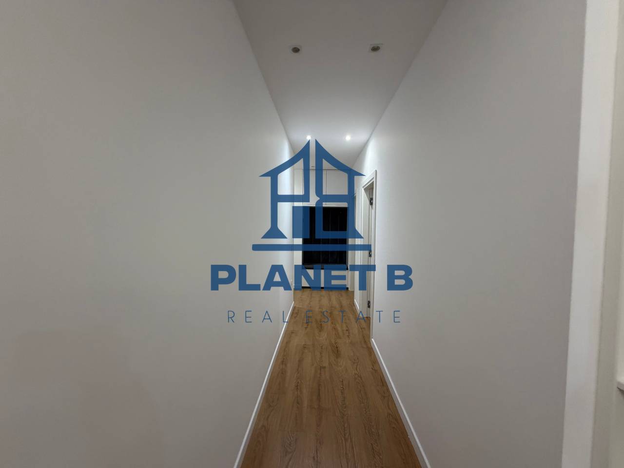 Jepet me qera Apartamenti 2+1+2 Tualete në Skelë,Vlorë