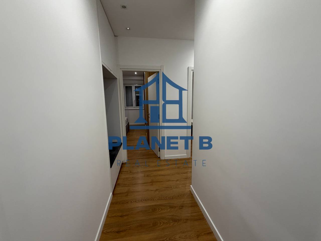 Jepet me qera Apartamenti 2+1+2 Tualete në Skelë,Vlorë