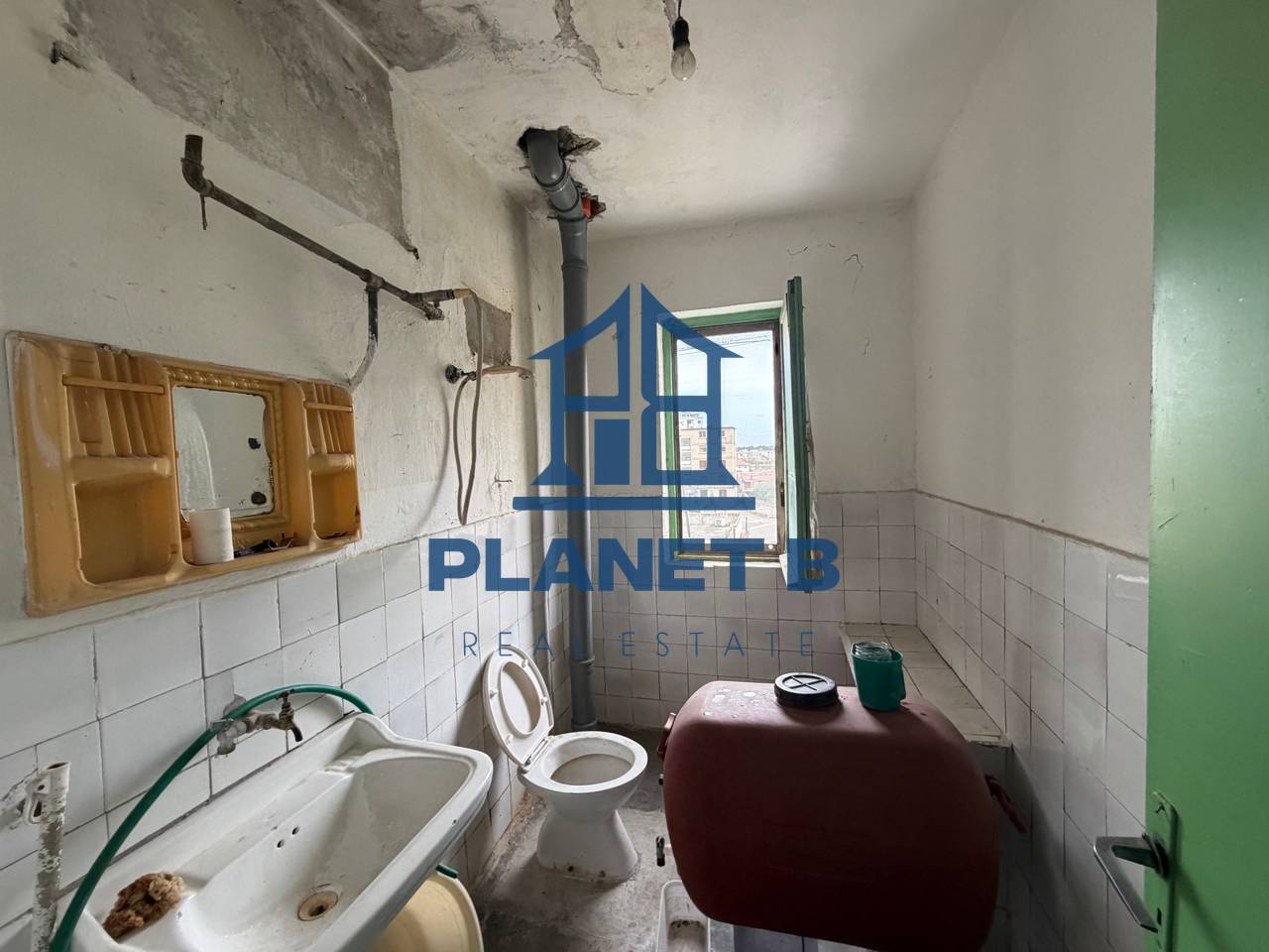Shitet Apartamenti 1+1 tek Posta e Çoles në Vlorë