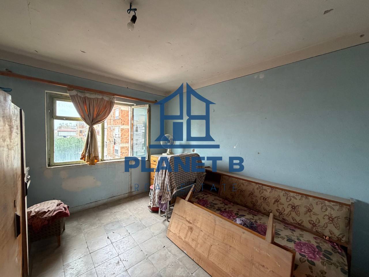 Shitet Apartamenti 1+1 tek Posta e Çoles në Vlorë