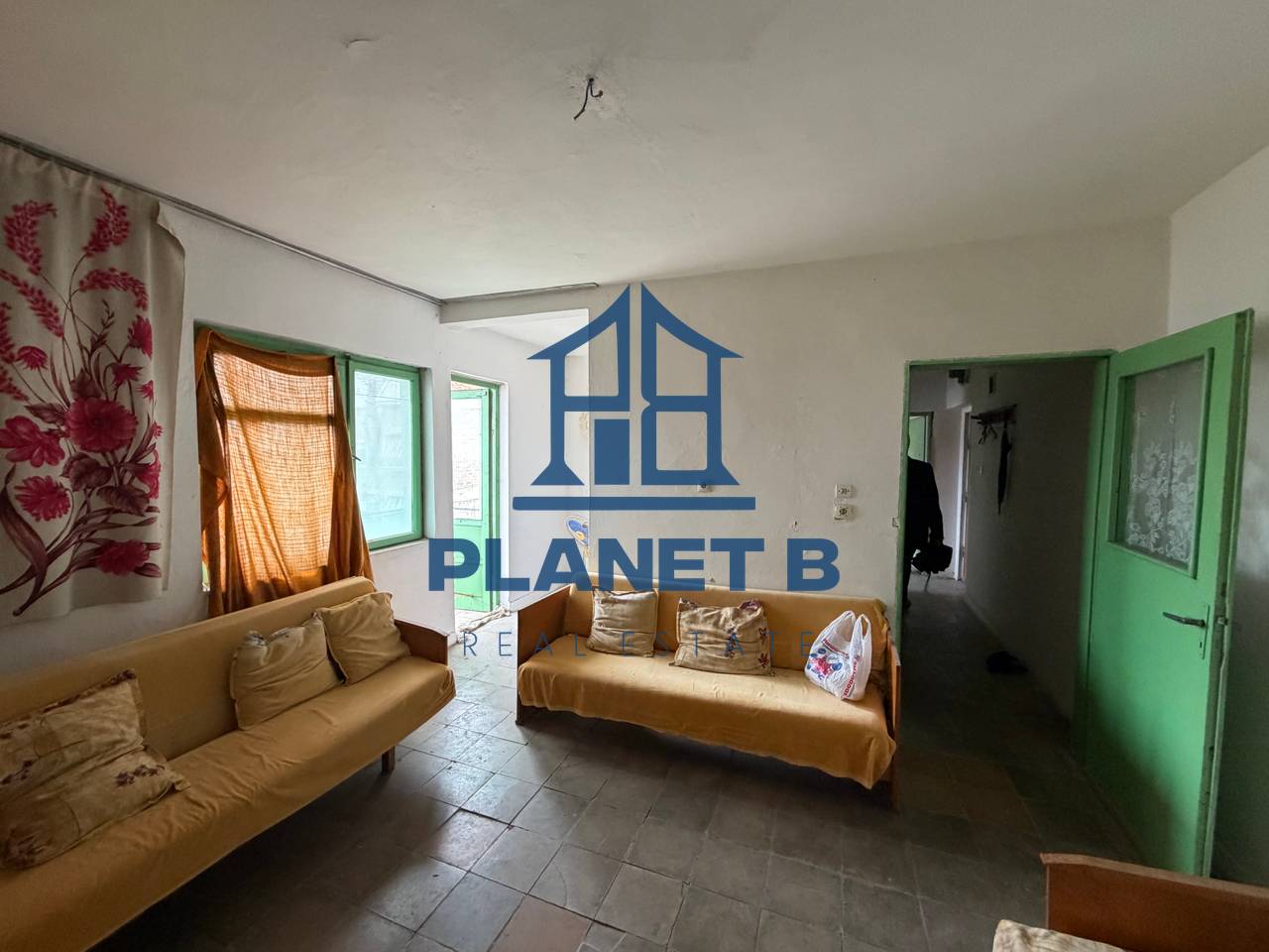 Shitet Apartamenti 1+1 tek Posta e Çoles në Vlorë