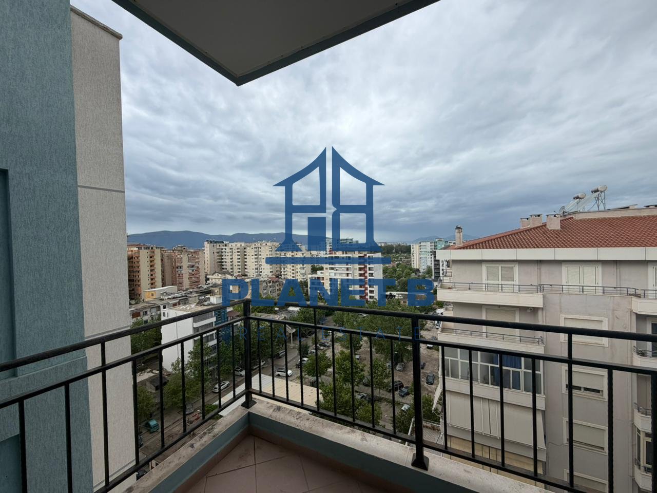 Jepet me qera garsoniere moderne tek Kombinati i Peshkut, Vlorë.