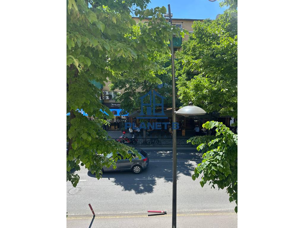 APARTAMENT 2+1 ME QIRA – RRUGA E DURRËSIT | IDEAL PËR BIZNES