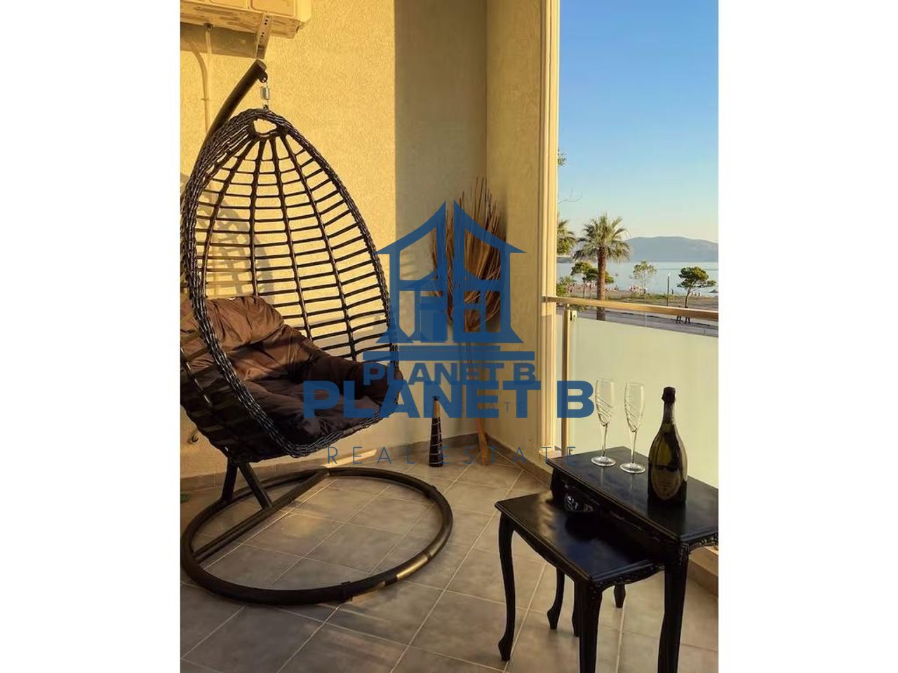 Apartament luksoz 2+1 me pamje nga deti – Linja e parë Lungomare