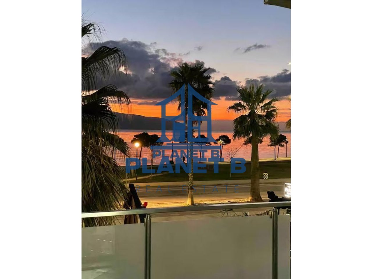 Apartament luksoz 2+1 me pamje nga deti – Linja e parë Lungomare