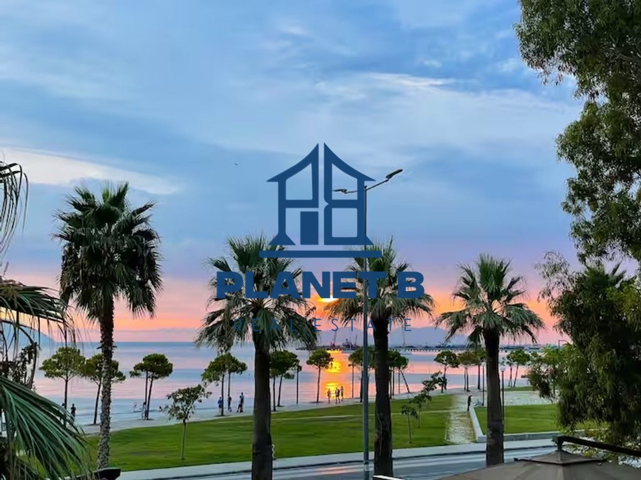 Apartament luksoz 2+1 me pamje nga deti – Linja e parë Lungomare