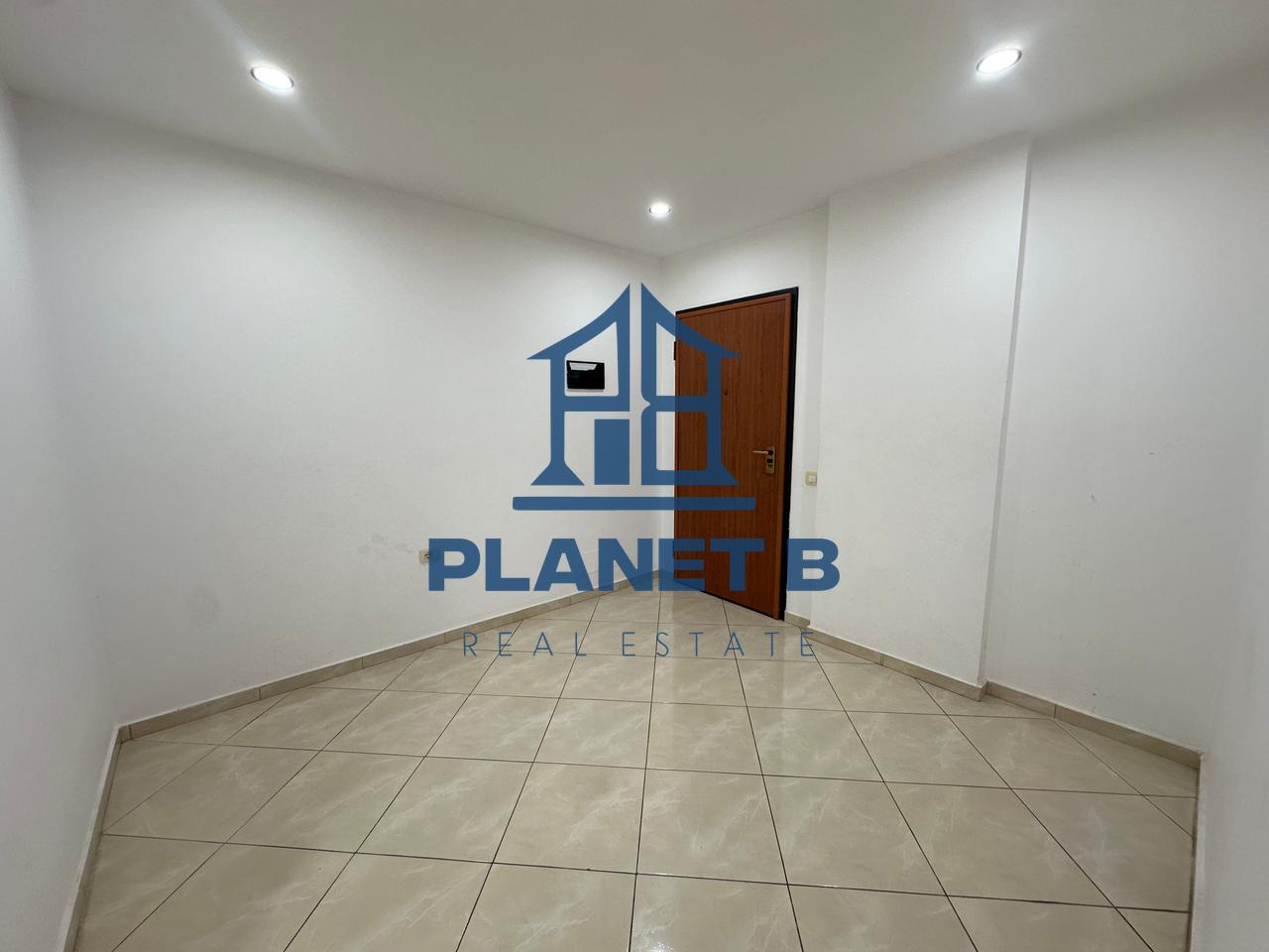 Apartment 2+1+2 at Cipaj Street in Vlore