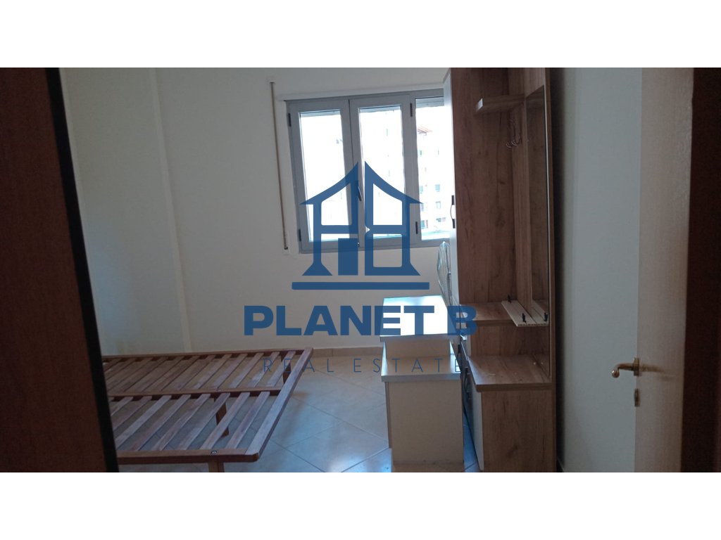 Shitet Apartamenti 1+1 tek Rruga e Çipajve në Vlorë