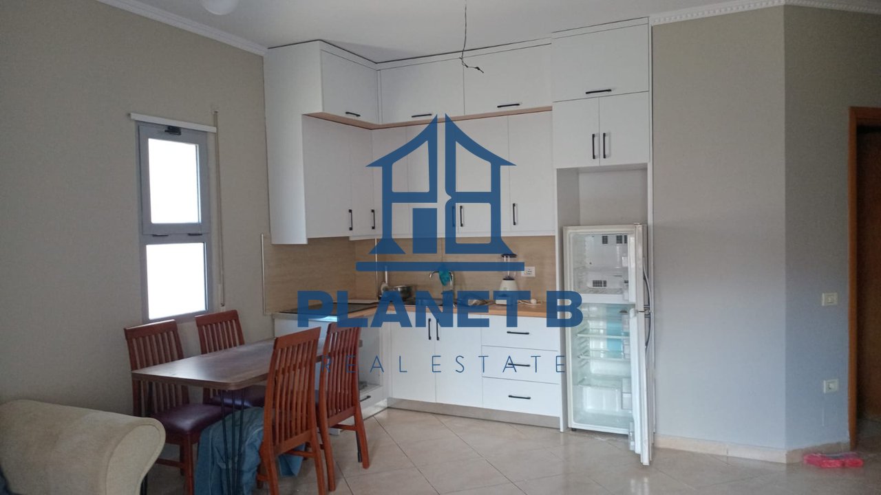 Shitet Apartamenti 1+1 tek Rruga e Çipajve në Vlorë