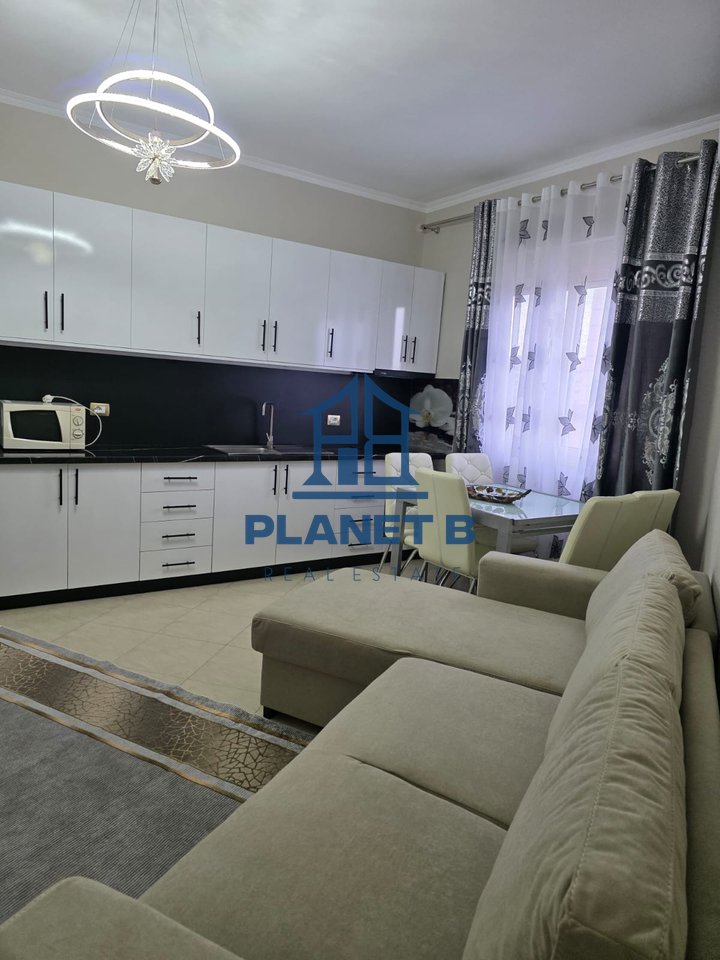 Affittasi Appartamento 2+1 A Vola, Vlora