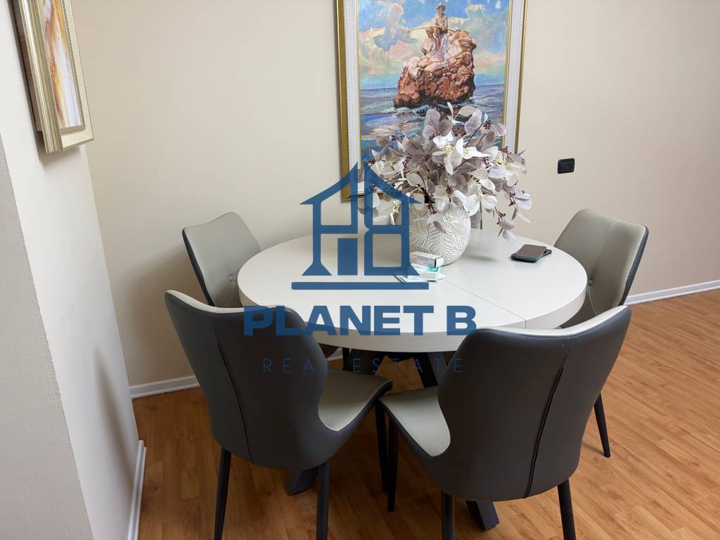 Jepet Apartamenti 2+1 me Qera tek Aleksandria,Vlorë