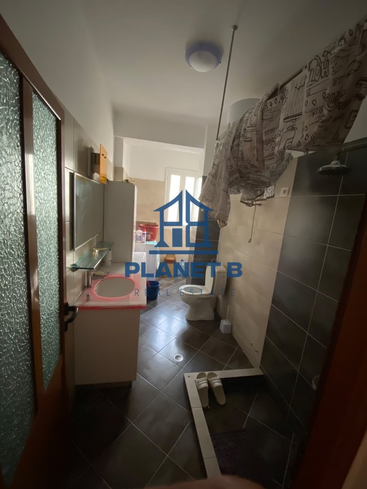 FOR RENT 2+1 APARTMENT – FIRST LINE, LUNGOMARE, VLORA