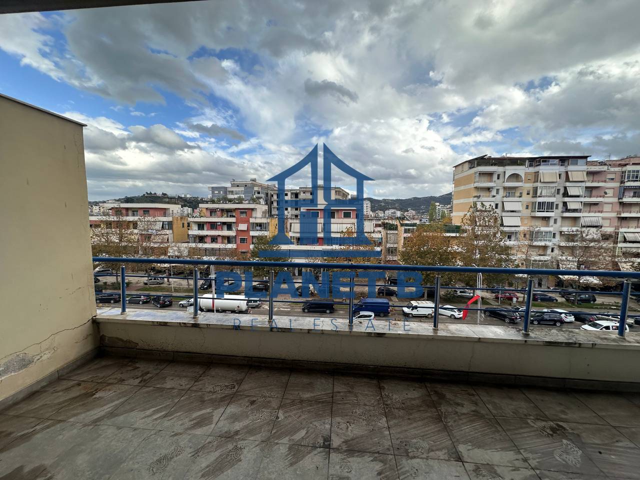 Shitet Apartamenti 3+1 në Transballkanike