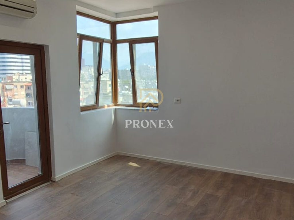 Shitet apartament 1+1 tek Irfan Tomini