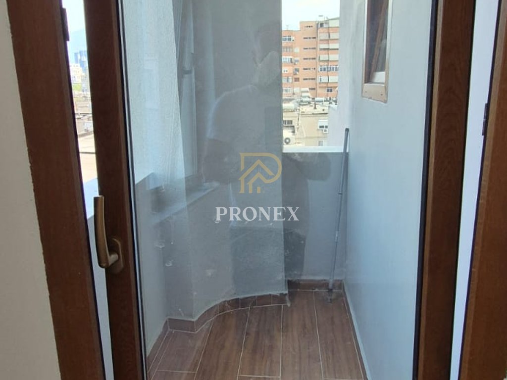 Shitet apartament 2+1 prane Rruges Irfan Tomini